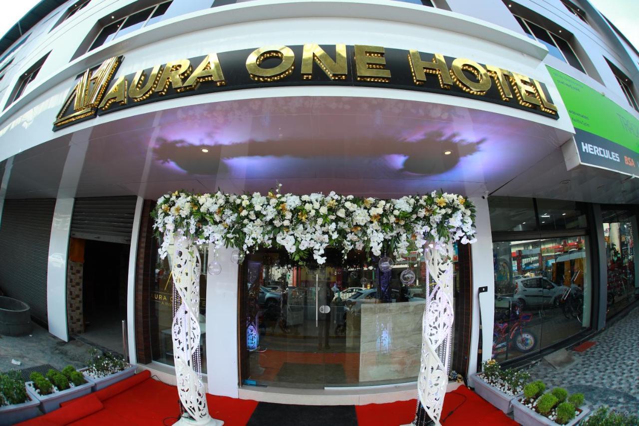 Aura One Hotel Kochi Exterior photo