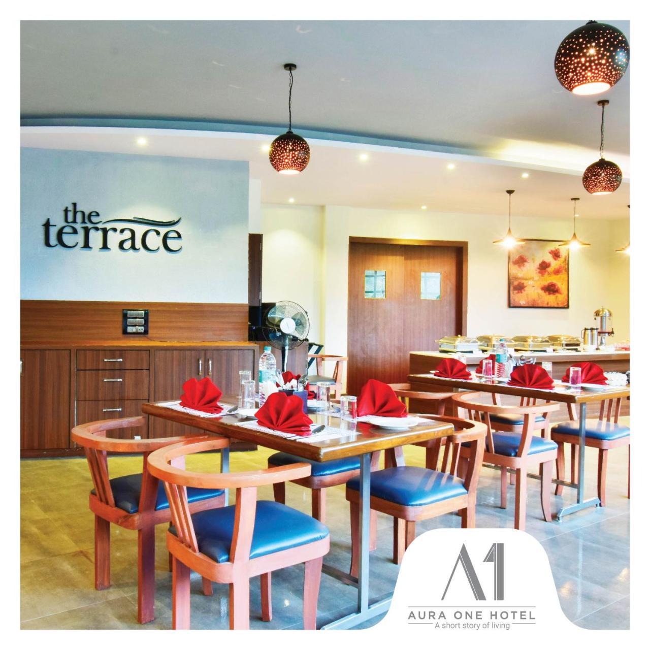 Aura One Hotel Kochi Exterior photo