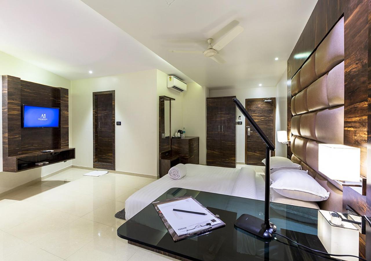 Aura One Hotel Kochi Exterior photo