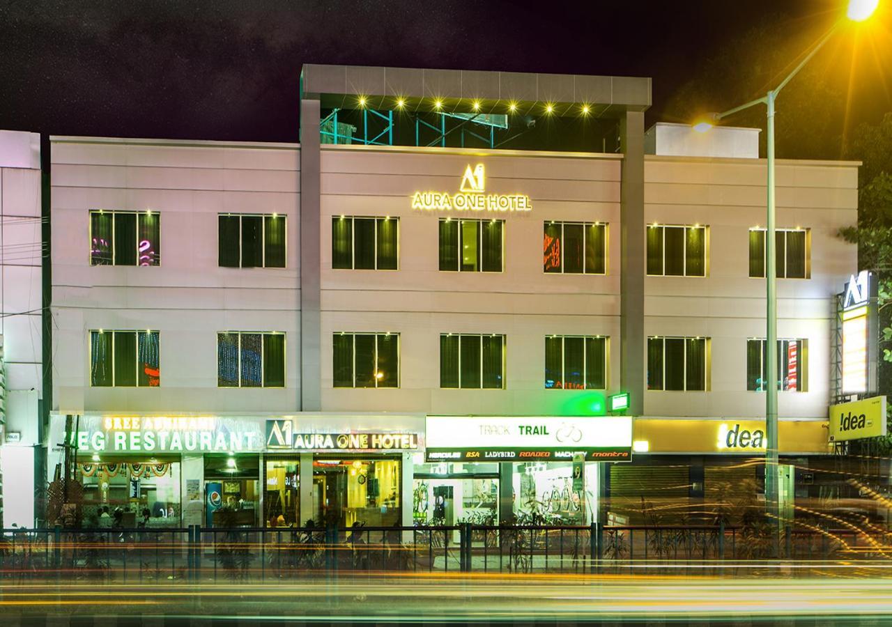 Aura One Hotel Kochi Exterior photo