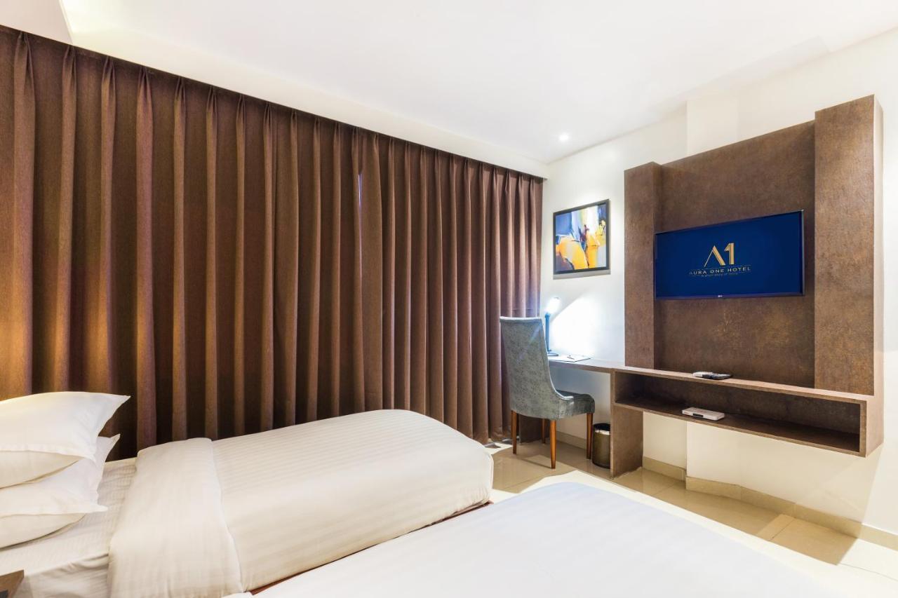 Aura One Hotel Kochi Exterior photo