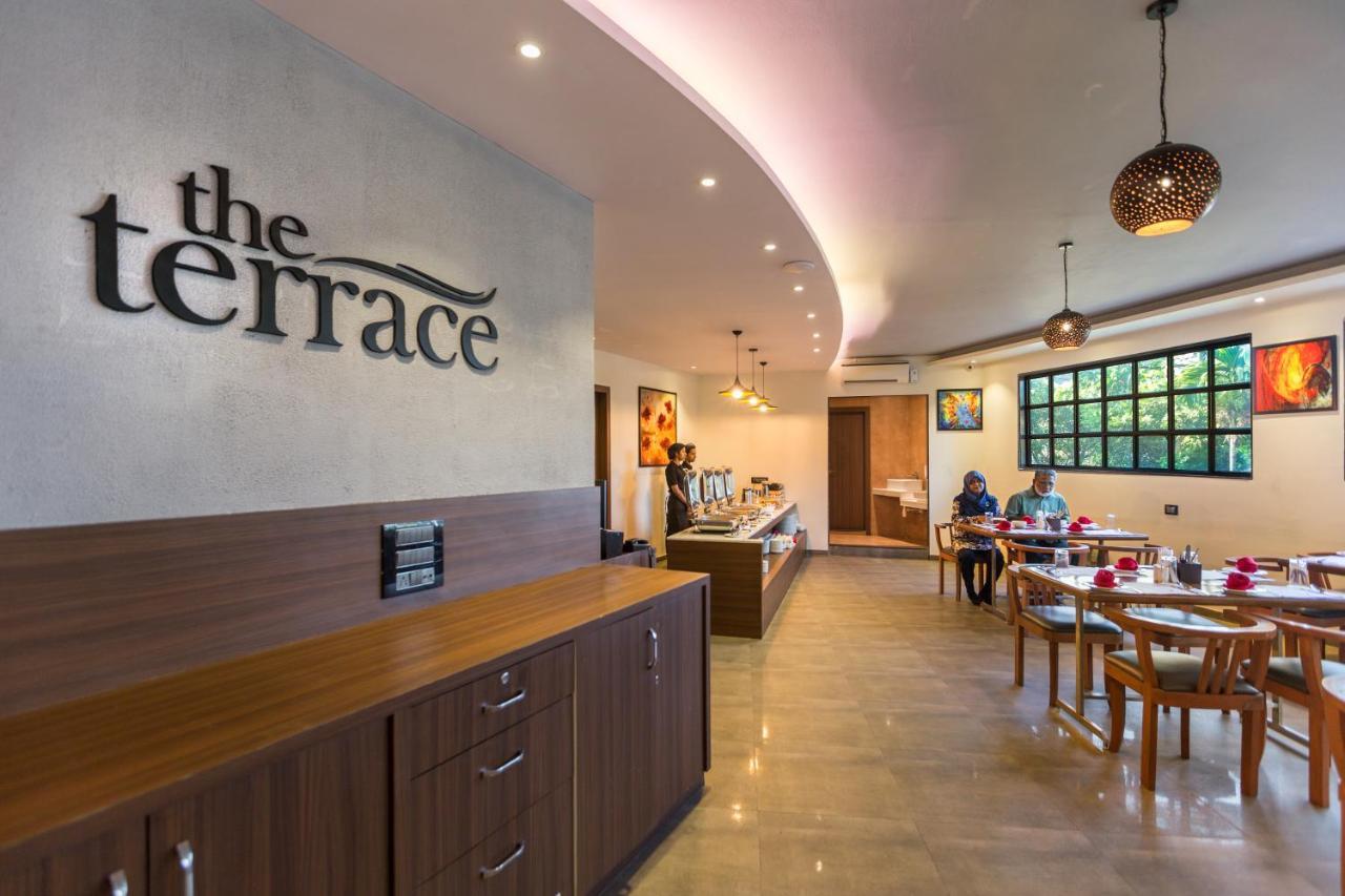 Aura One Hotel Kochi Exterior photo