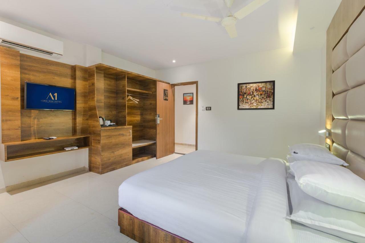 Aura One Hotel Kochi Exterior photo